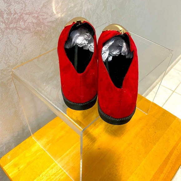 Shoes - Picture 2 of 3